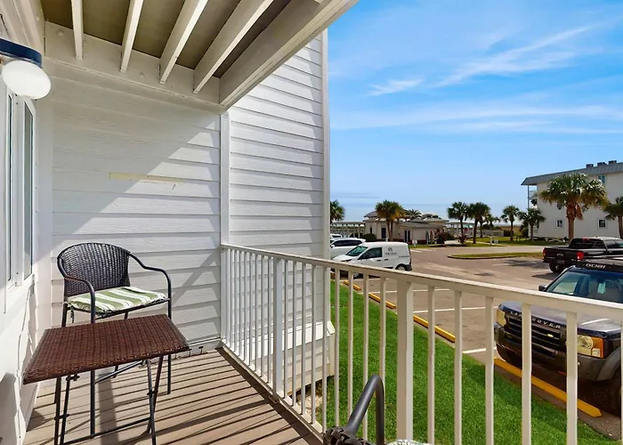 Beachview With Multiple Shared Pools Gym Hot Tub And Access Gulf Shores