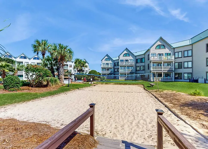 Beachview With Multiple Shared Pools Gym Hot Tub And Access Holiday home Gulf Shores